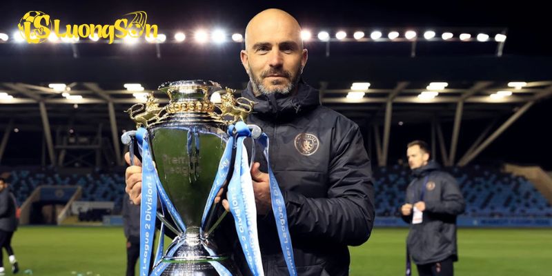 Arne Slot Chuẩn Bị Cho Trận Đại Chiến Với Manchester City